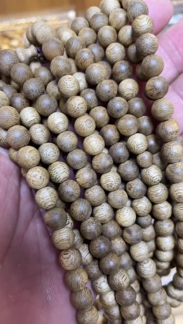 【闪购商品】沉香手串菩萨棋圆珠长串0.8多样性发其一