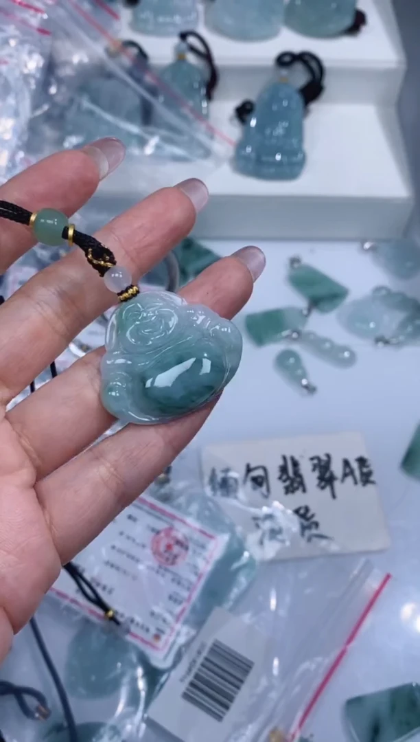 颈饰未镶嵌翡翠吊坠