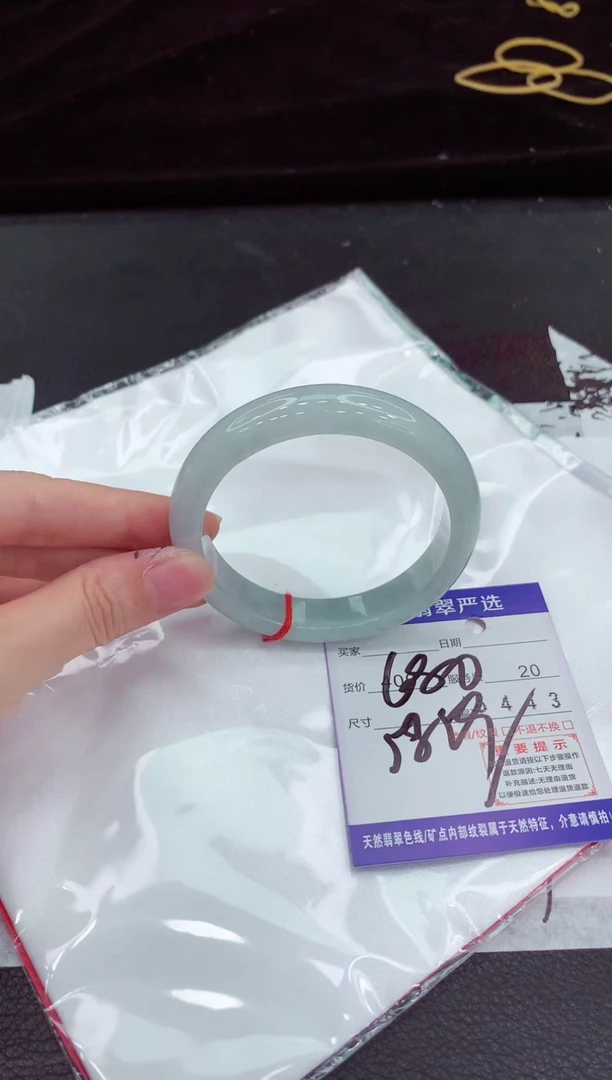 翡翠手镯未镶嵌1111111111111111