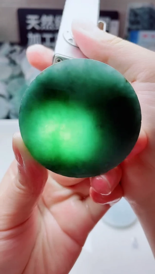 翡翠未镶嵌颈饰1829......