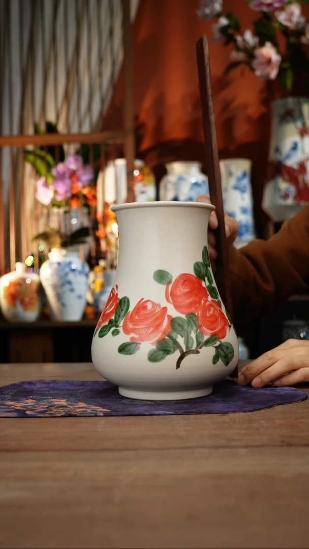 当代景德镇设计师釉下手绘陶瓷花瓶