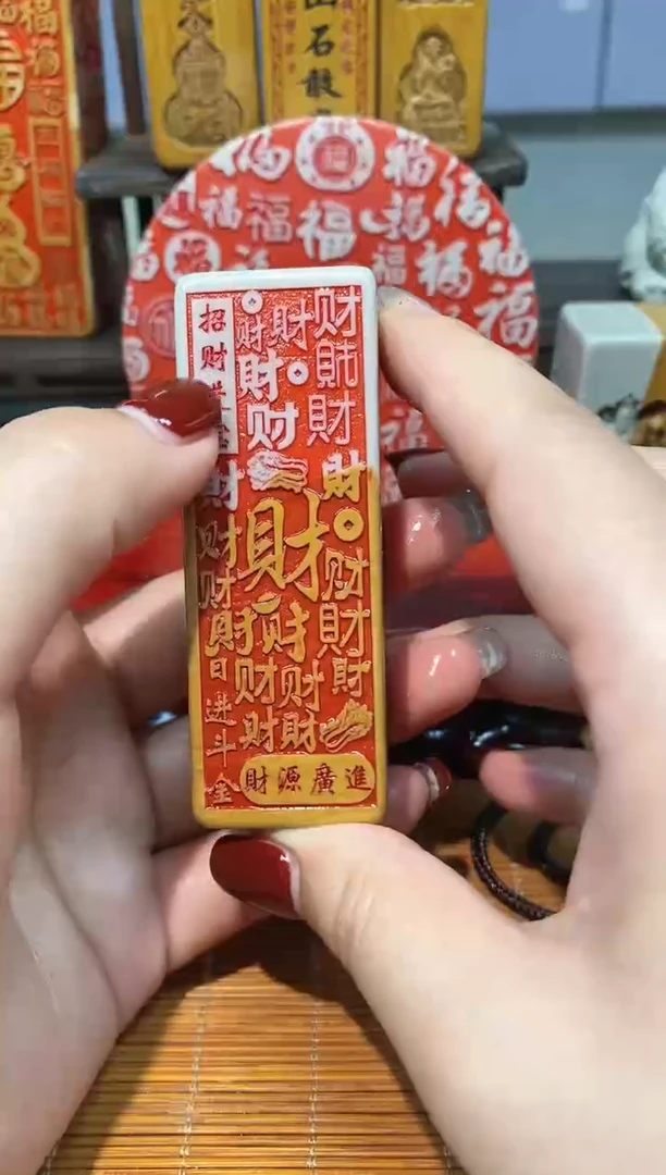 石材纯天然松花石精美雕刻，手把件/摆件