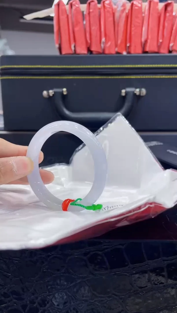 未镶嵌手镯翡翠5