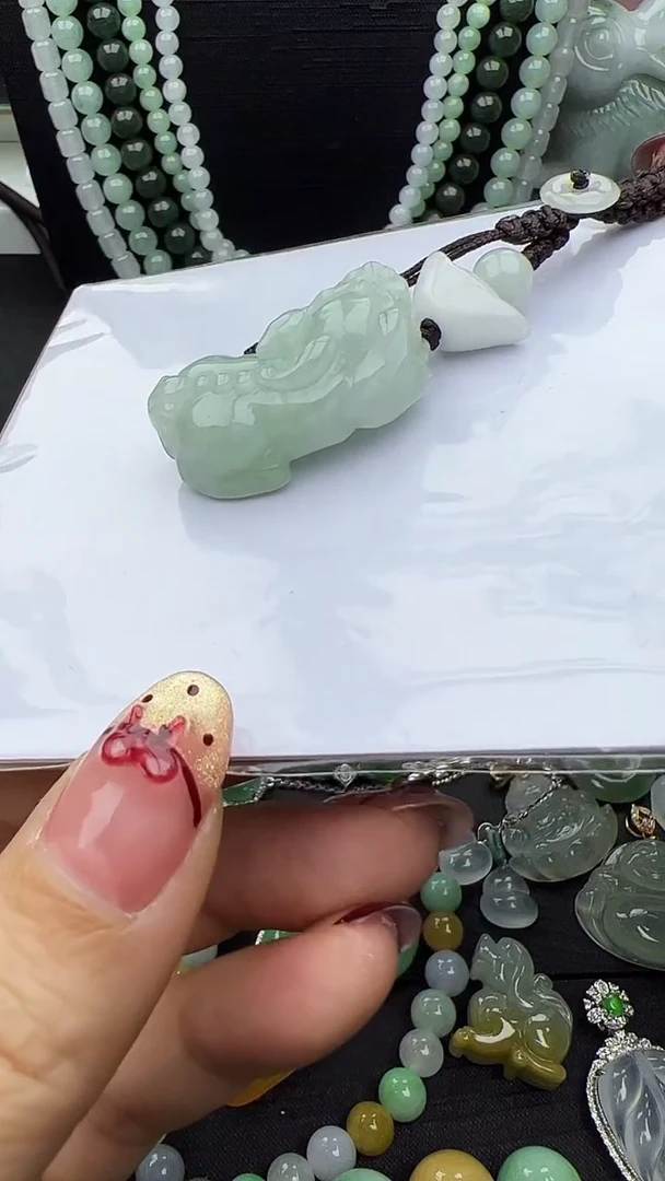 未镶嵌挂件翡翠貔貅