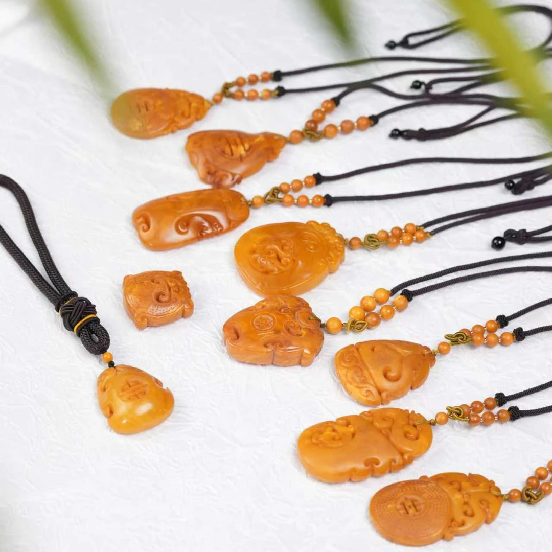 【壹芳珠宝】天然原矿老蜜蜡雕刻件