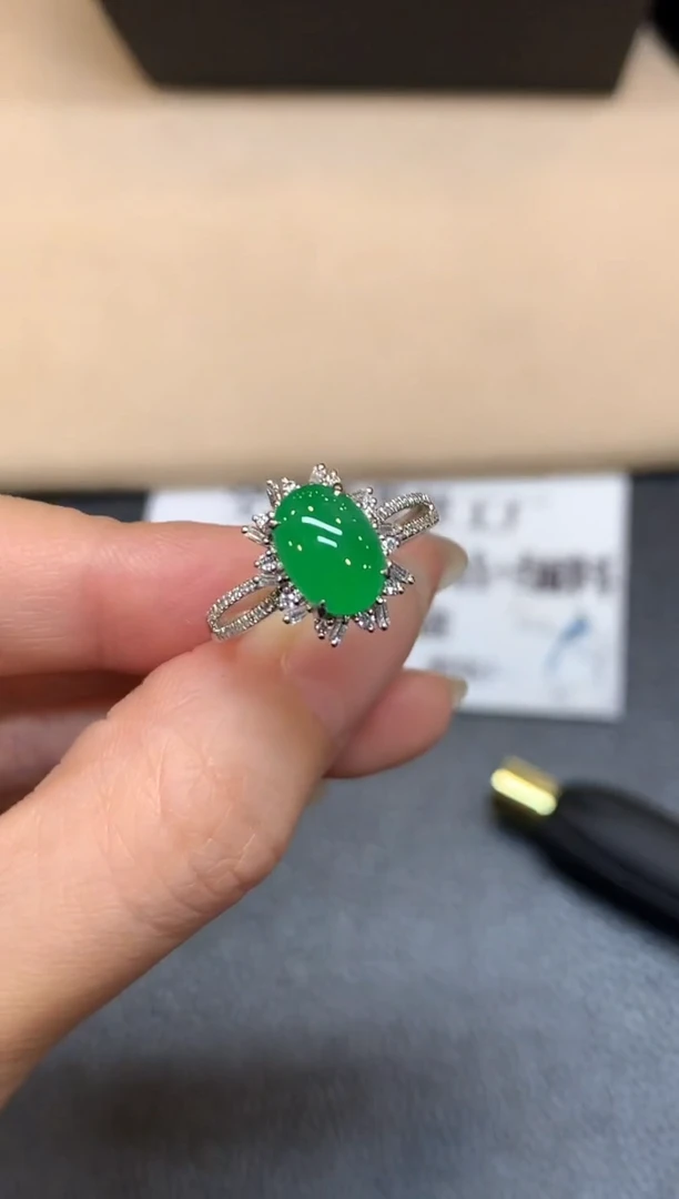 18K金镶嵌戒指翡翠4【无服务费蛋面【无服务费