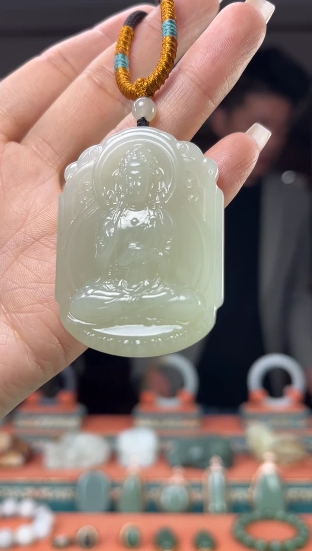 颈饰未镶嵌和田玉佩佩