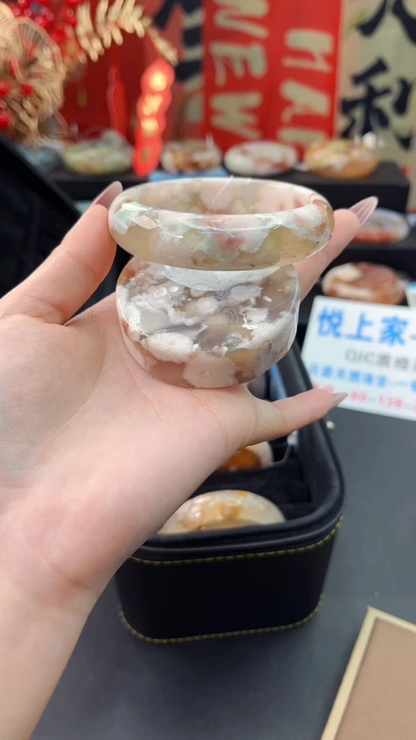 【闪购商品】石英质玉手镯未镶嵌赠送镯心（58圈口）
