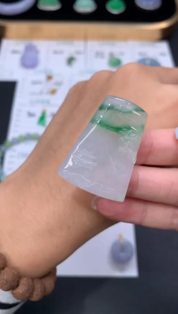 未镶嵌定制翡翠48小时鉴赏期 退货不扣服务费