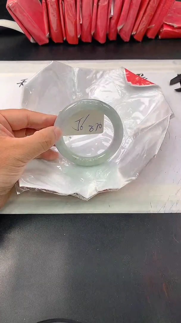 翡翠手镯未镶嵌273