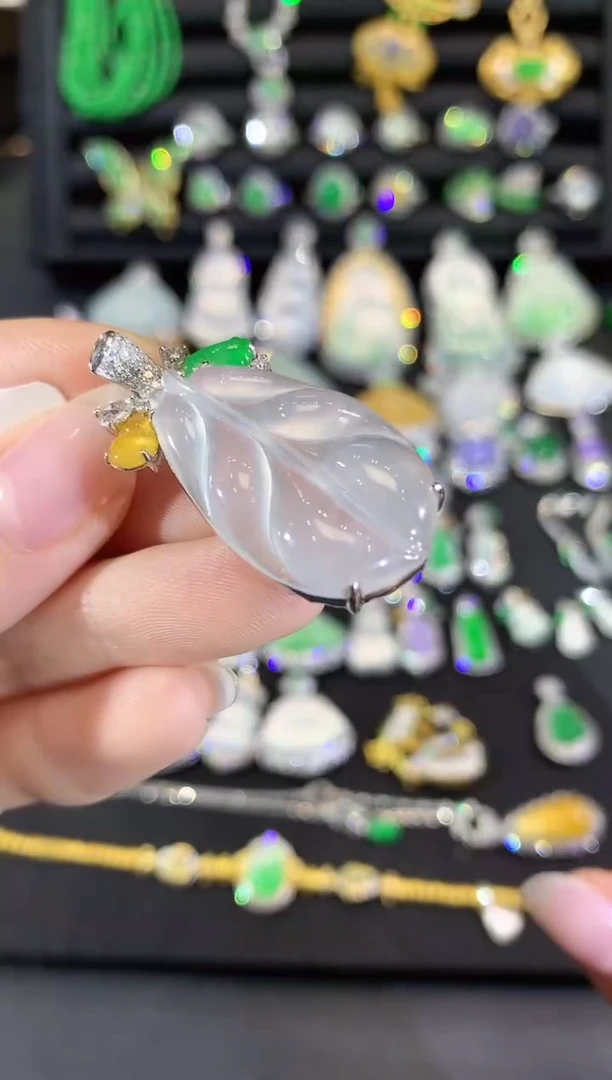 吊坠(不含链)18K金镶嵌翡翠45-叶子