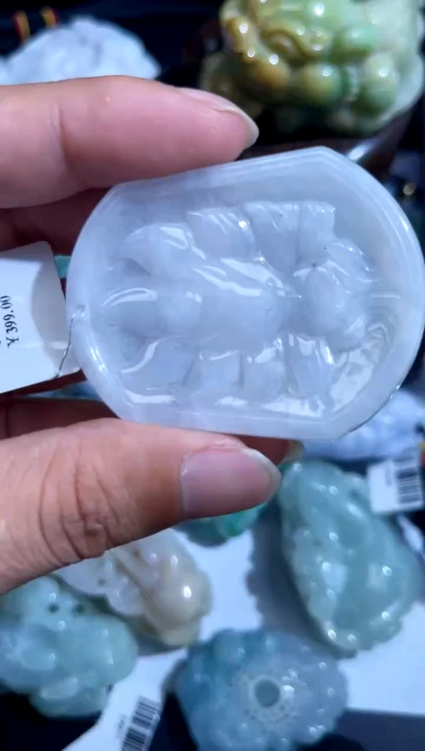 翡翠未镶嵌吊坠(不含链)00000077