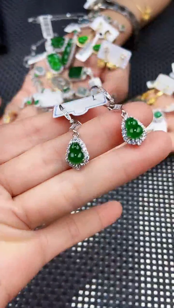 【闪购商品】翡翠耳饰未镶嵌11111111