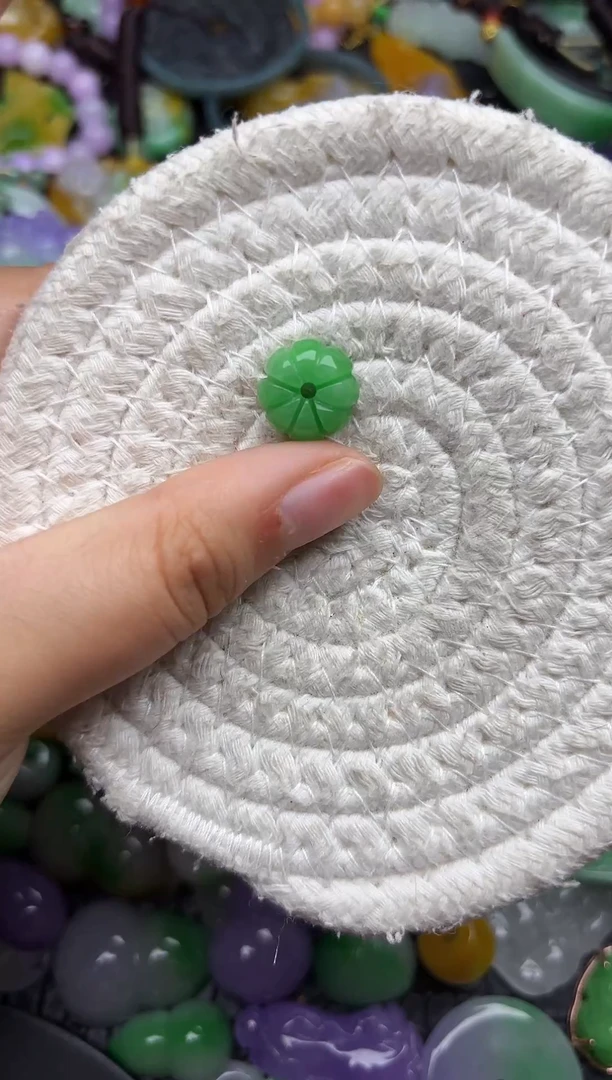 颈饰未镶嵌翡翠缅甸翡翠吊坠