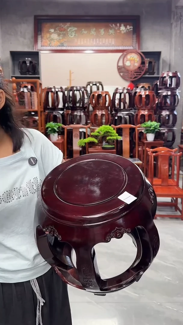 花梨木类家具（微瑕）酸枝色小号雕花鼓凳（1号）