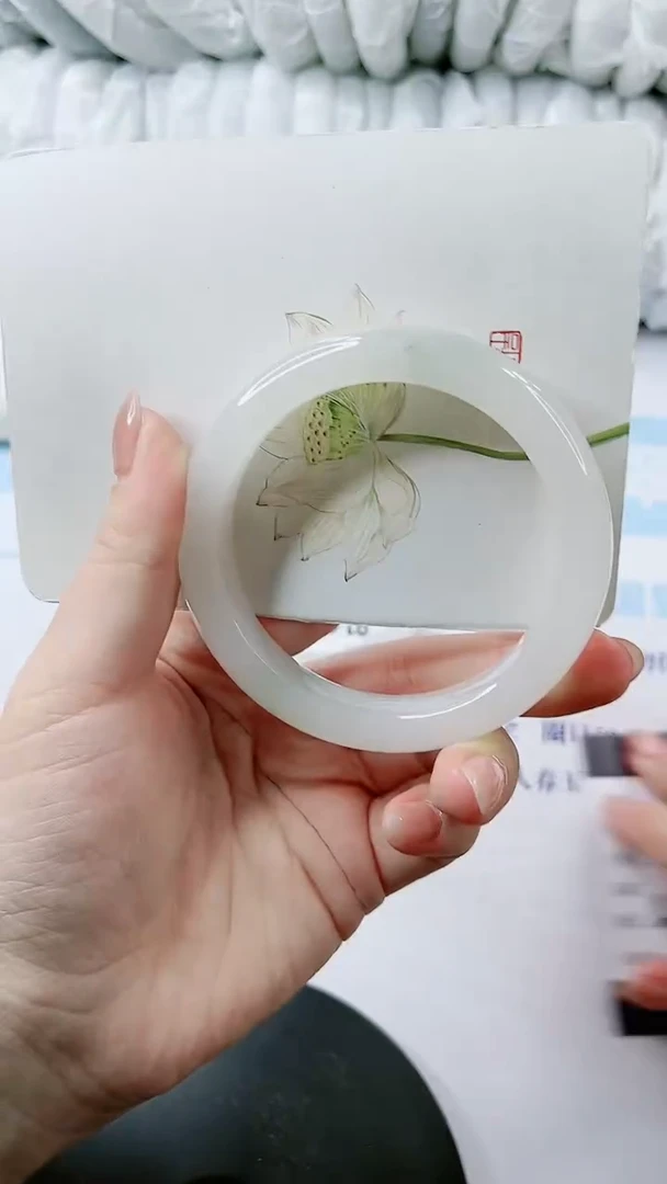 【闪购商品】石英质玉手镯未镶嵌多样性发货L277