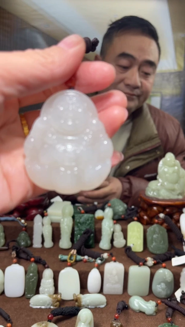 颈饰未镶嵌和田玉·