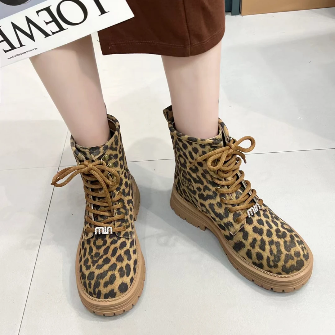 6685二棉法娜微40-43大码女鞋牛皮加绒马丁靴