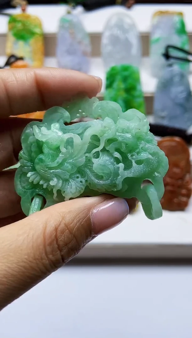 颈饰未镶嵌翡翠翡翠A货