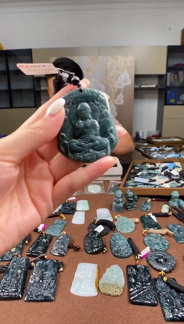颈饰未镶嵌翡翠多样性发其一