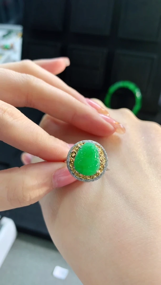 【闪购商品】翡翠戒指18K金镶嵌手饰