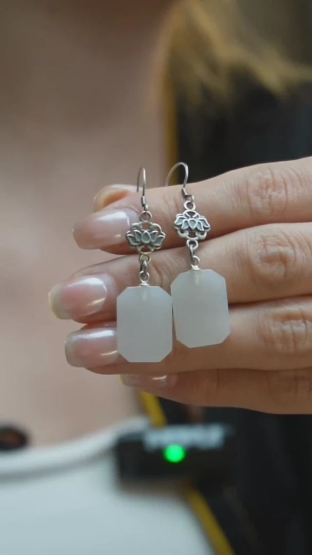 【闪购商品】和田玉耳饰未镶嵌D31