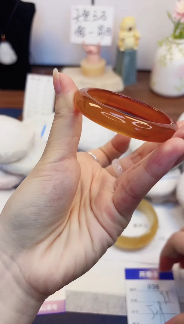 【闪购商品】石英质玉手镯未镶嵌36-玛瑙-圈口52