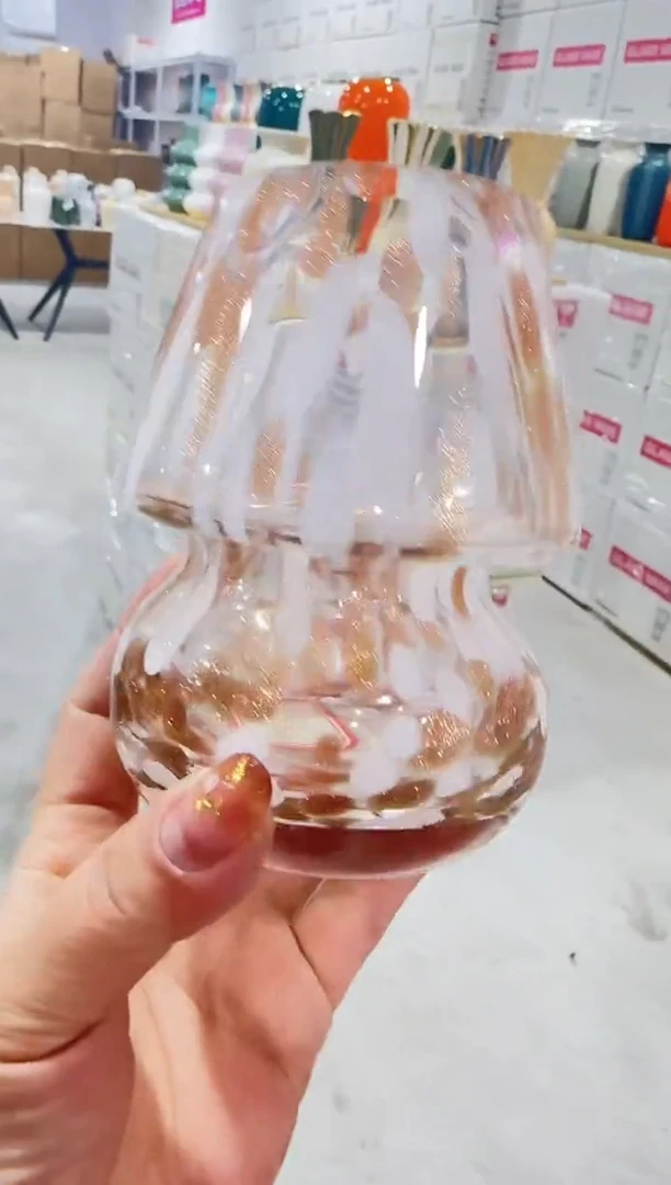 有机玻璃蘑菇花瓶1