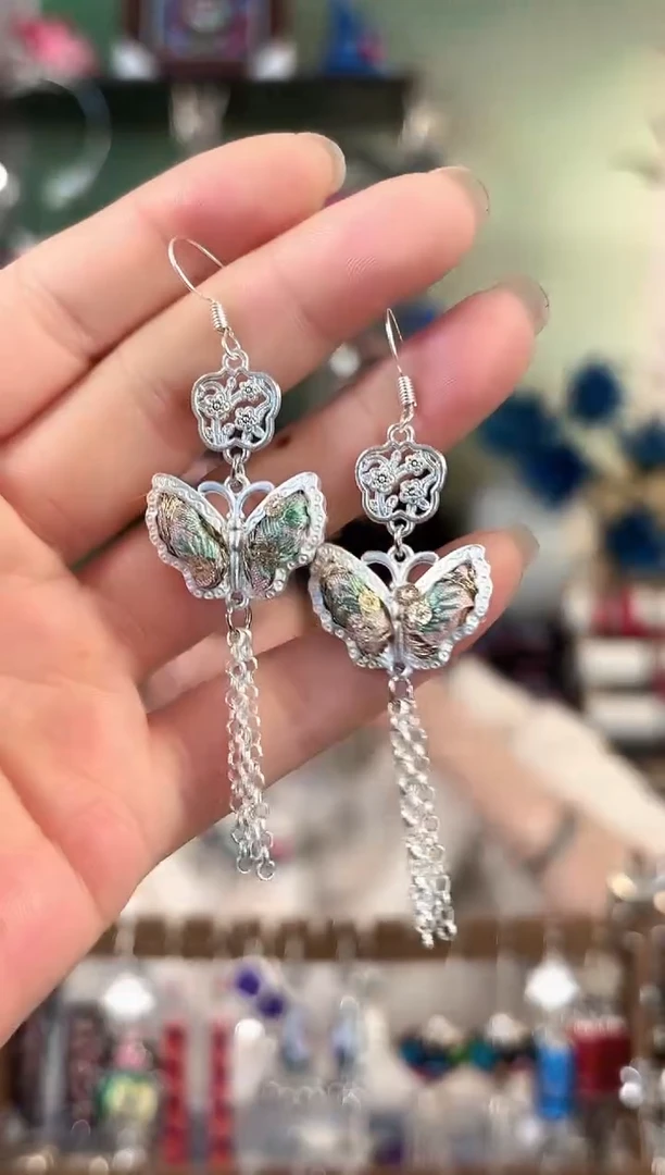 彩云南阁非遗老绣苗银饰品532