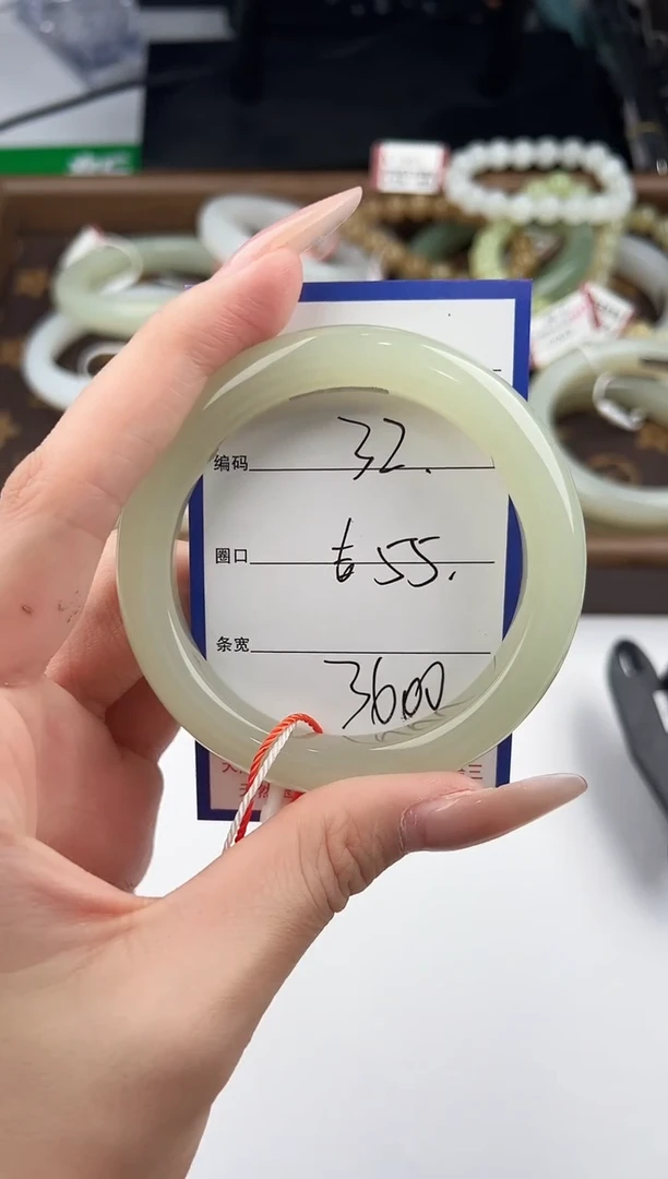 未镶嵌手串和田玉32颜色微差无瑕疵