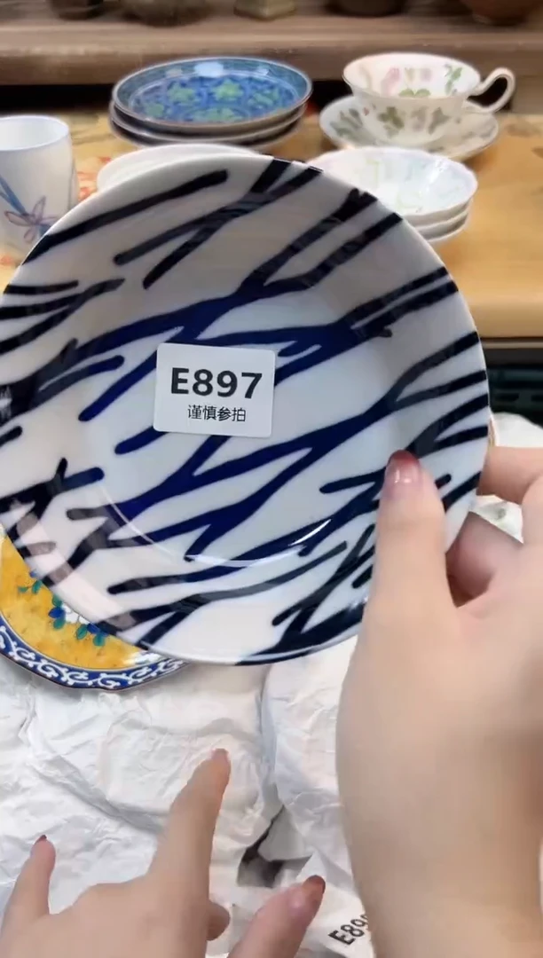 瓷片m***o      897
