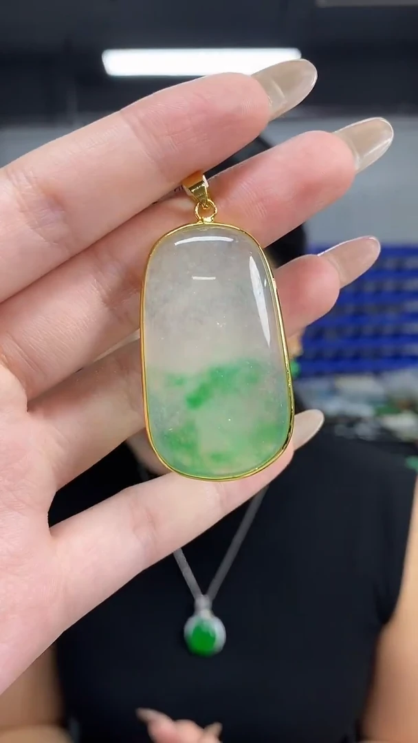 颈饰未镶嵌翡翠多样性发其一颜色微差