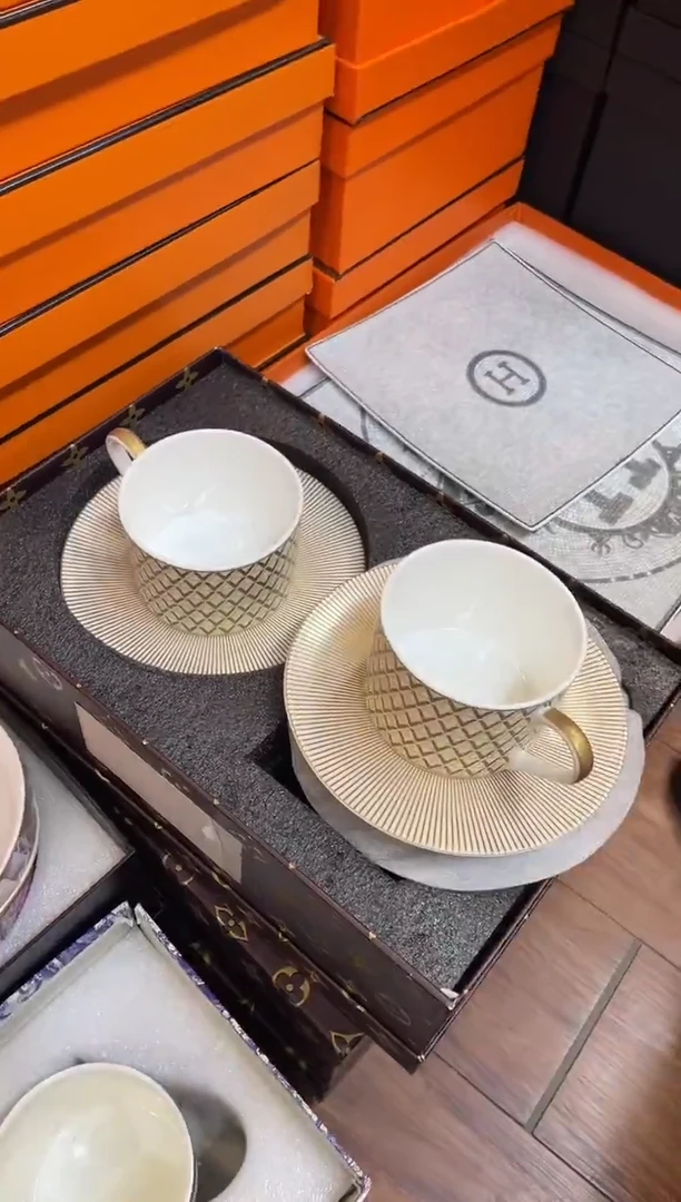 杯鸿辉家品牌瓷器，京东包邮！