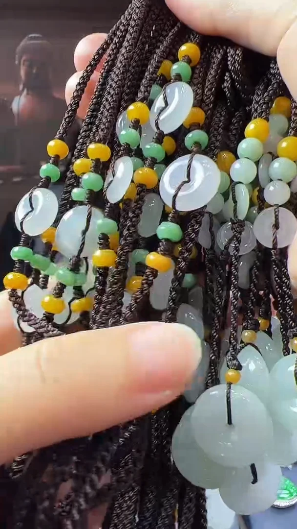 未镶嵌挂件翡翠美背（多样性发其一）