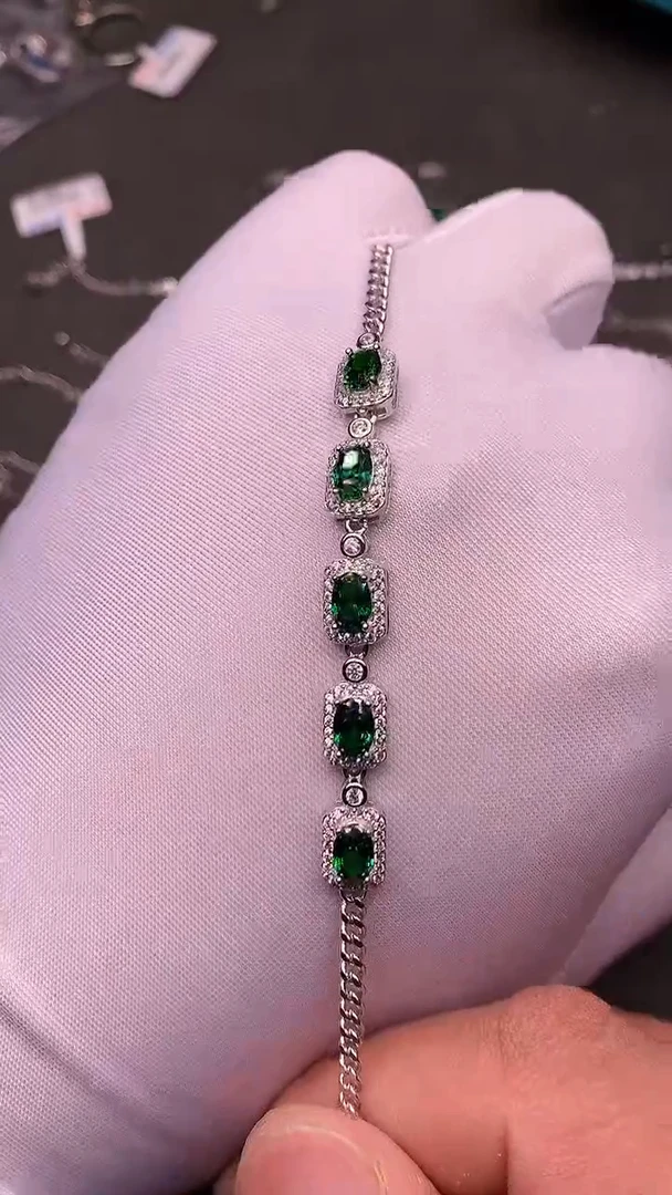 【闪购商品】透辉石手链银S925镶嵌......