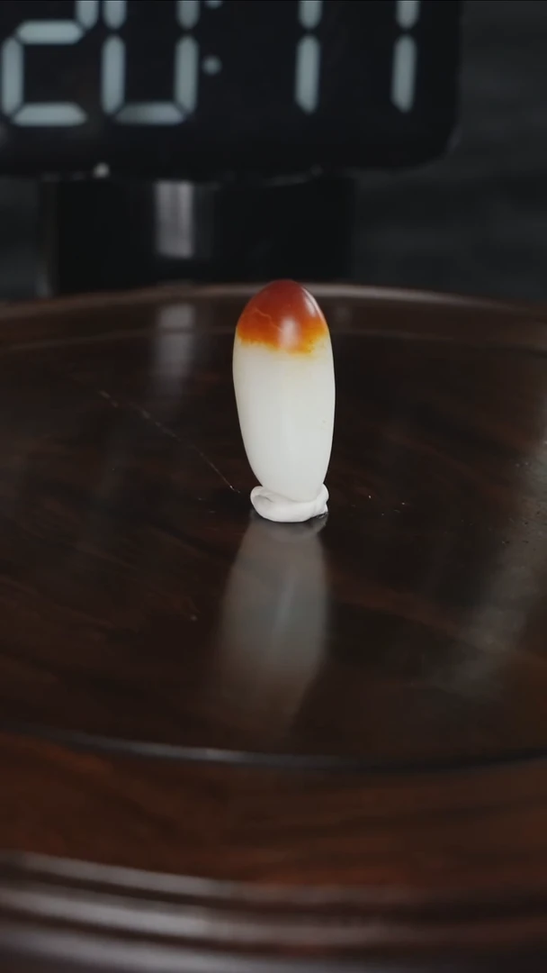 颈饰未镶嵌和田玉闲**鹤和田玉原石