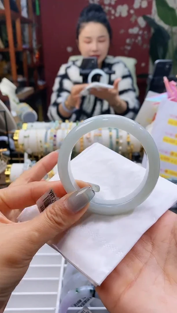 【闪购商品】翡翠手镯未镶嵌59湖水绿5455/12.3*8.1