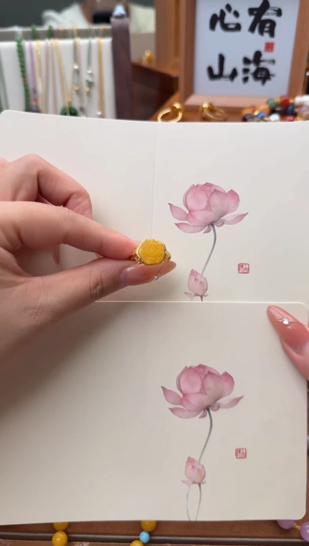 银S925镶嵌蜜蜡戒指1