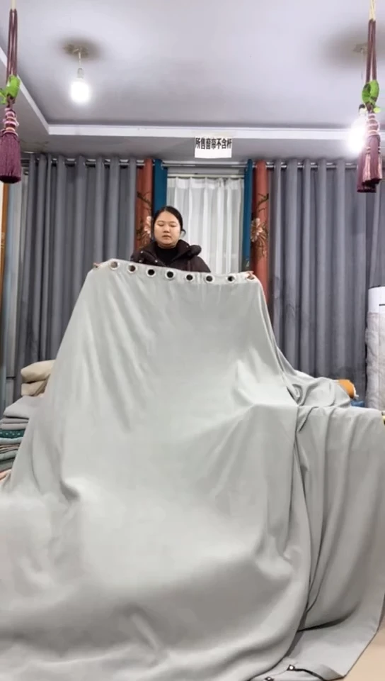 布成品窗帘      3.4*2.85