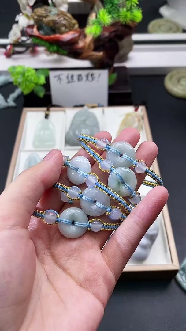 颈饰未镶嵌翡翠天然缅甸A货翡翠随机发一件