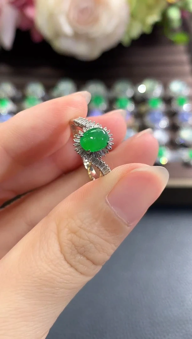 18K金镶嵌戒指翡翠b60