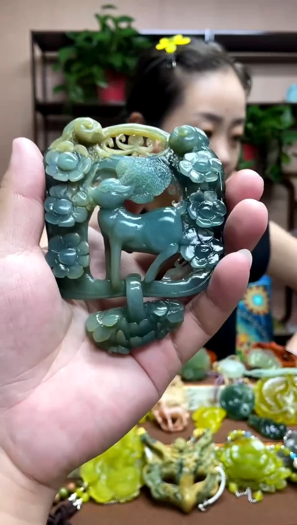 未镶嵌岫玉颈饰亲*?·