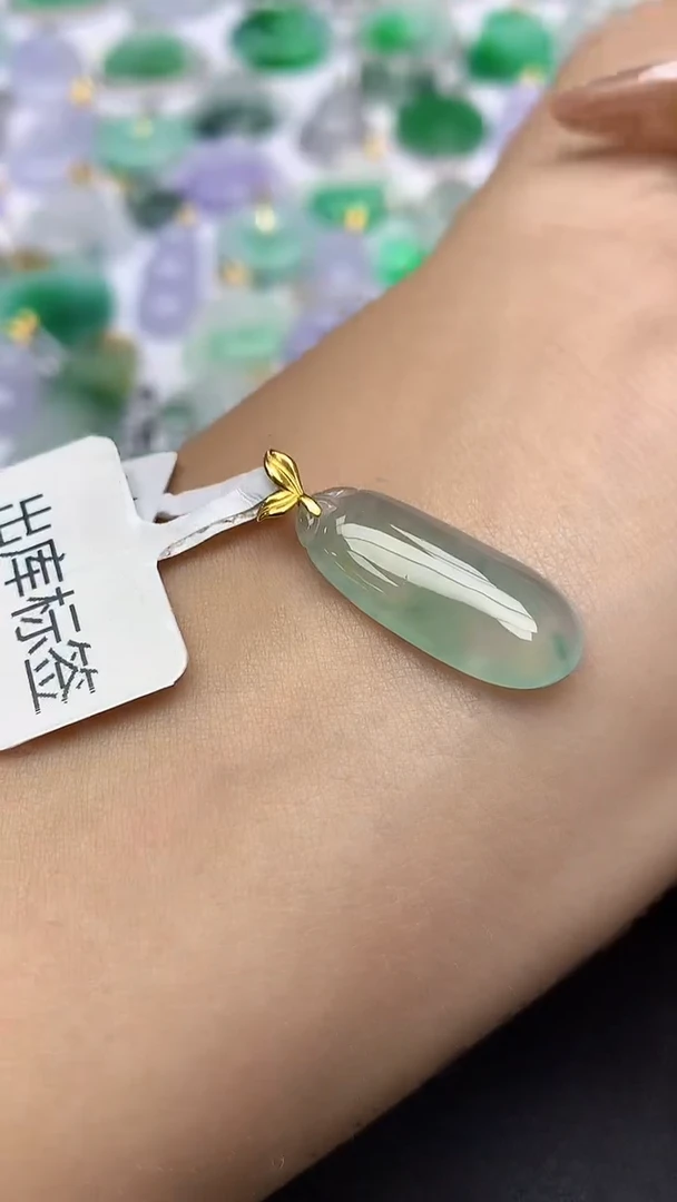 颈饰18K金镶嵌翡翠a货假一赔三支持复检百元上9元证书费自理