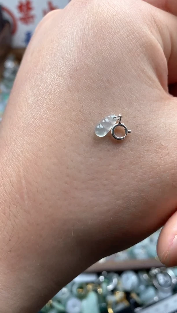 【闪购商品】翡翠颈饰未镶嵌哥哥