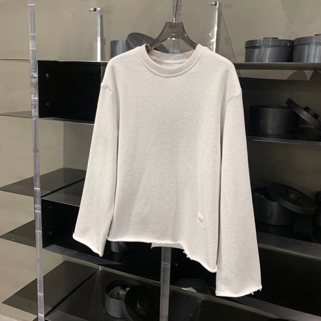 休闲百搭简约纯色小标英文圆领卫衣 W8338