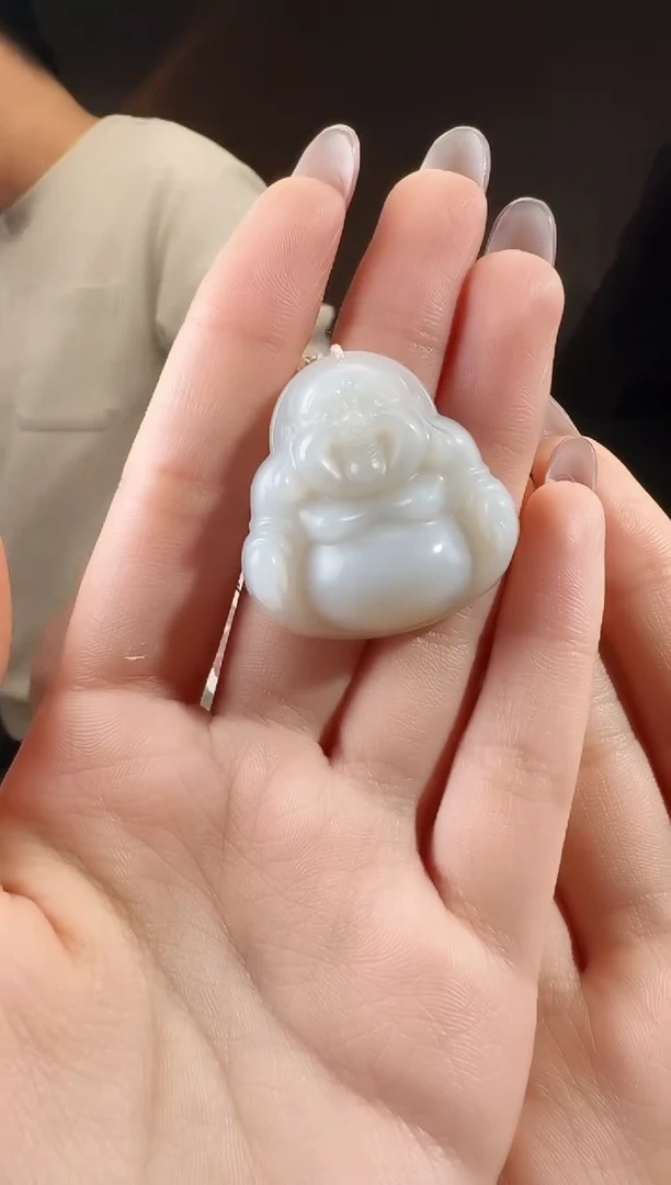 颈饰未镶嵌和田玉佛公