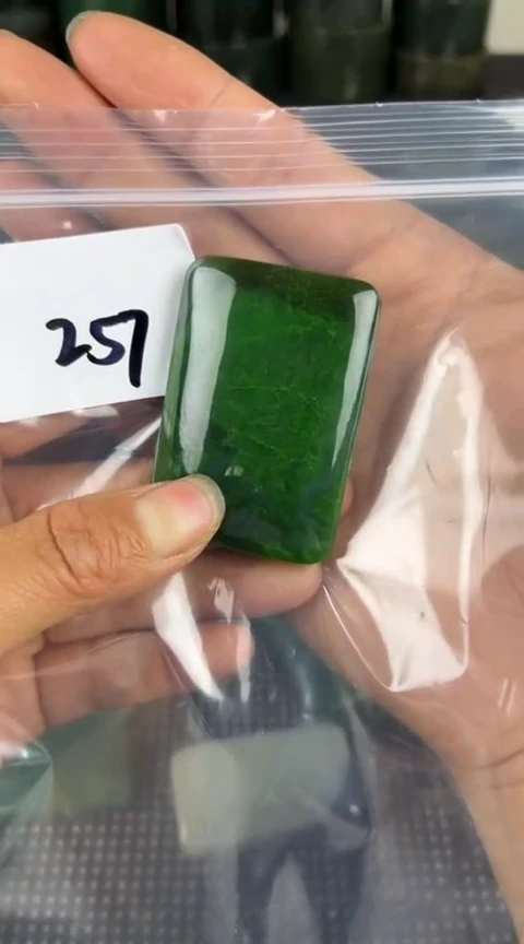和田玉未镶嵌珠宝半成品牌子