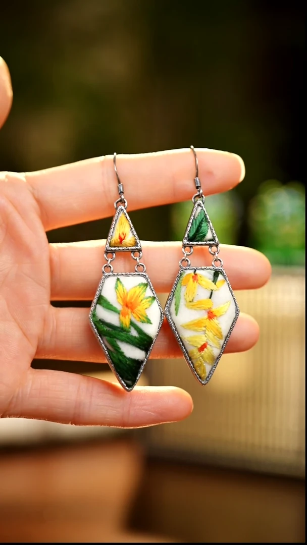 刺绣私人定制苗族手工Q249