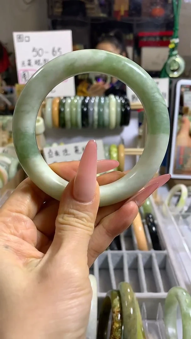 未镶嵌岫玉手镯3 62+ 包容
