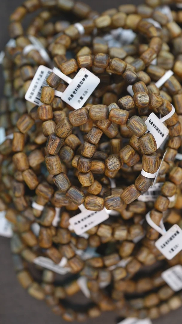 手串沉香乌身老料随型单圈8g+ 多样性发其一